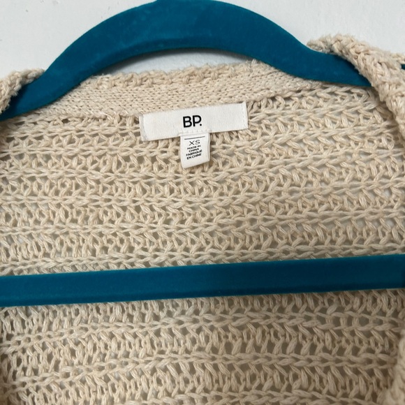 Cute BP Beige sweater for spring and summer XS Great Condition - Picture 6 of 6